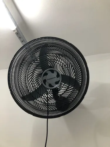 VENDE SE VENTILADOR NOVO