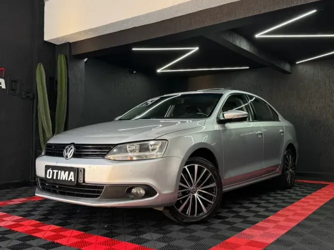 Volkswagen Jetta Comfortline 2.0 T.flex 8V 4P Tipt. 2014