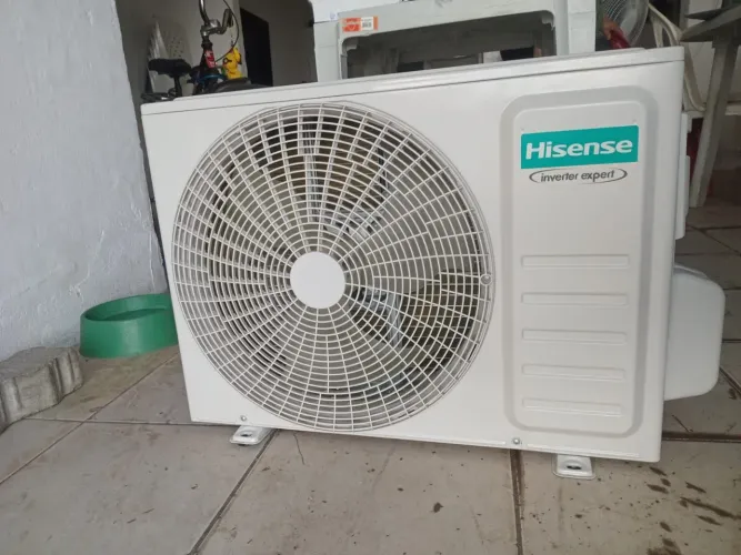 Hisense split Inverter 9.000 BTUs (Preço justo, pela internet é frete + demora!)