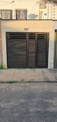 CASA BEM CONSERVADA (NOVO AURORA)