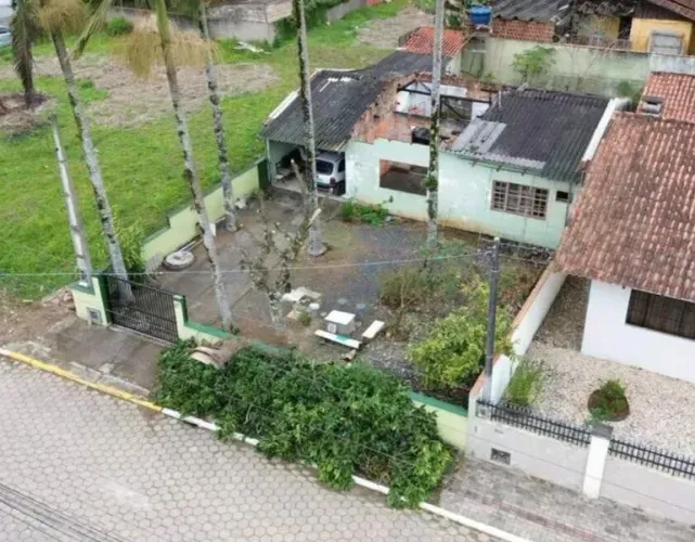 Terreno para Venda em Balneário Piçarras, Itacolomi