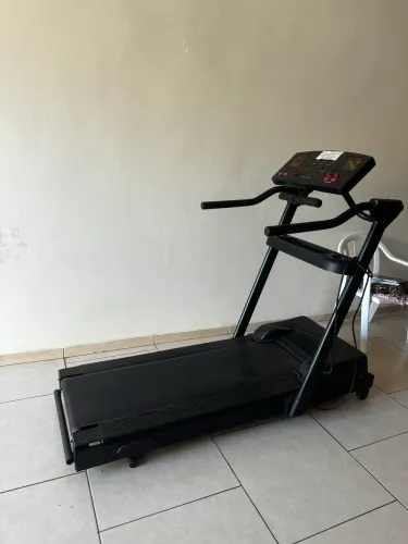 Esteira profissional 162 Embrex ótimo estado de conservação.