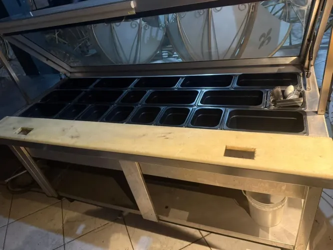 Codimentadora refrigerada