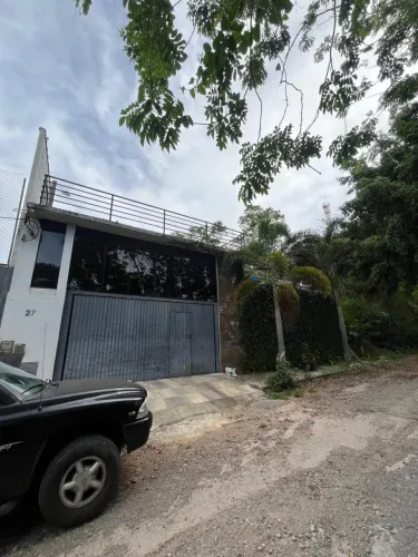 Casa ampla estilo loft com piscina