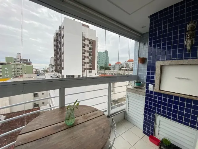 Imóvel para venda tem 101 metros quadrados com 3 quartos em Coqueiros - Florianópolis - SC