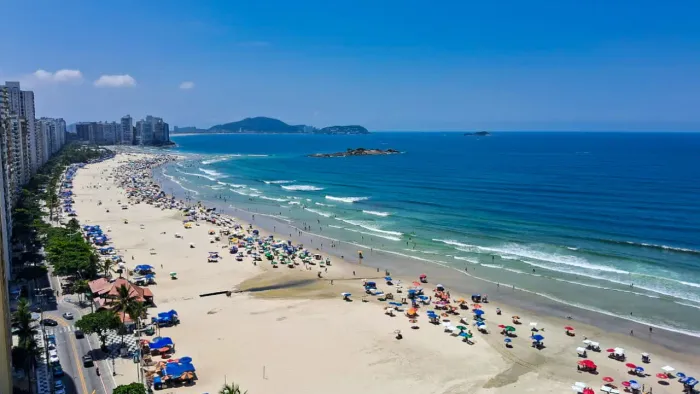 Apartamento à venda no Guarujá, na praia das Pitangueiras, Frente ao Mar