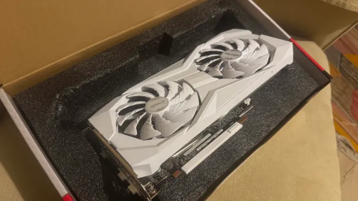 Placa de Vídeo ASRock RX 6600 Challenger White 8GB GDDR6 - Com Nota Fiscal e Garantia