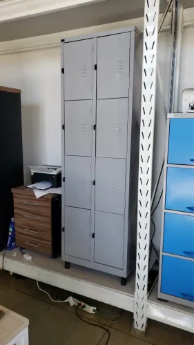 Armário de aço com ,Guarda volume 