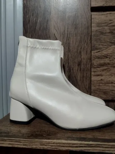 Bota feminina bege