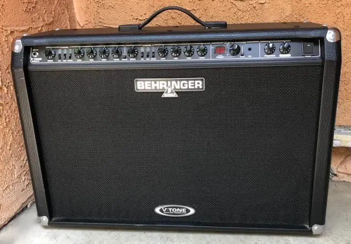 Amplificador para guitarra GMX212 - Behringer