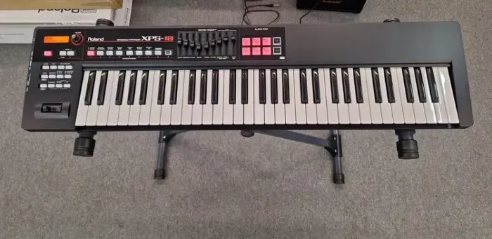 ? Roland XPS?10 ? Sintetizador Profissional