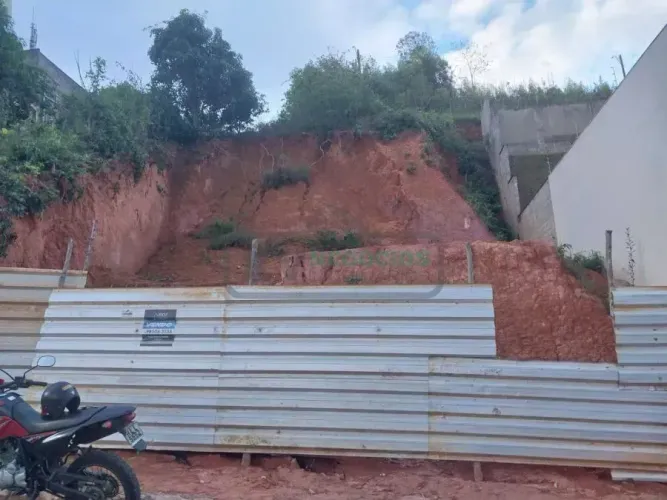 CA4332Imóvel para venda tem 360 metros quadrados em Bom Pastor - Juiz de Fora - MG