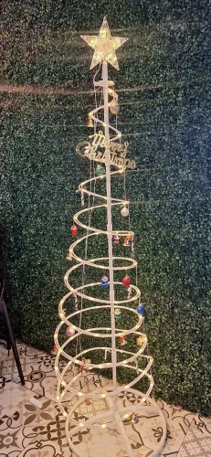 Arvore De Natal Grande Com Luzes Led E Acessórios De Natal