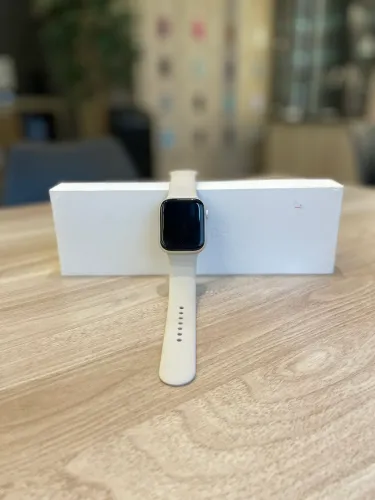 Apple Watch 9 45mm Starlight - seminovo 96%