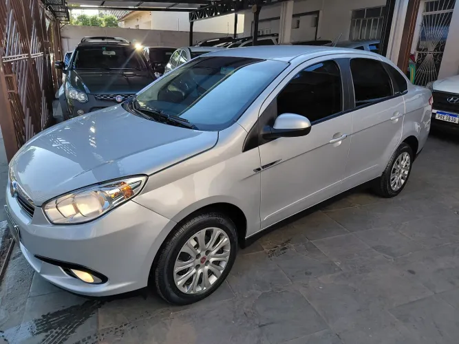 Fiat Grand Siena Attrac. 1.4 EVO F.flex 8V 2015