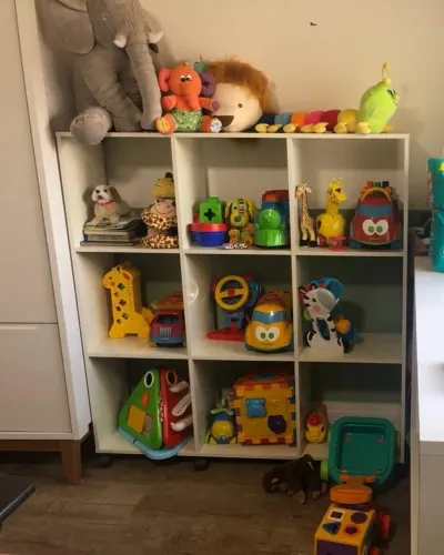 Estante para Livros/ brinquedos com 9 Nichos e rodinhas Dalla Costa 100% MDF