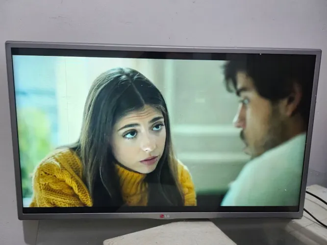 Tv 32 lg smart com controle pega Internet