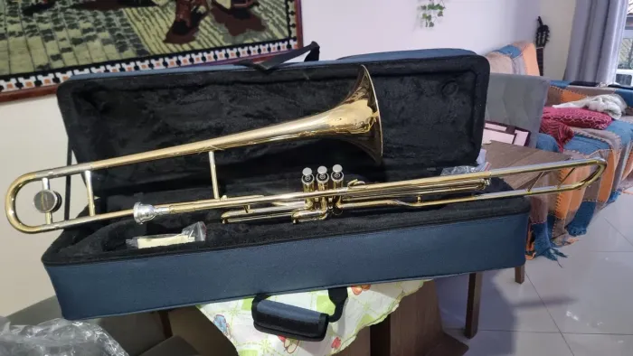 Trombone Alemão marca Arnolds & Sons - Si Bemol- Laqueado -" NOVO NA CAIXA "