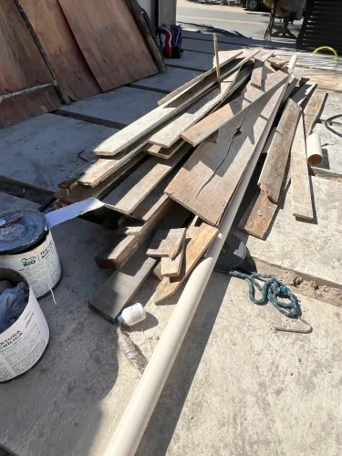 Vendo sarrafos de 15! R$9,00 a unidade(rua 83-itaipuacu)