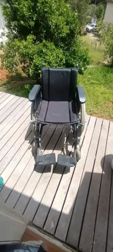 VENDE-SE CONJUNTO DE CADEIRA DE RODAS FREEDOM + ACESSÓRIOS 