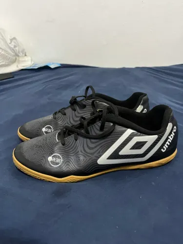 Chuteira Futsal Umbro Orbit