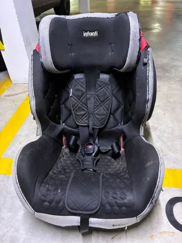 Cadeirinha cockpit- Infanti - 9 a 36 Kg - Usada