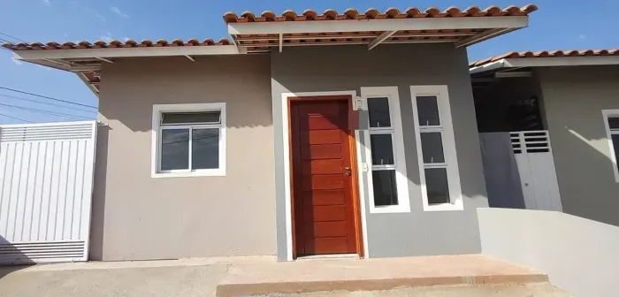 Casa em Cond./ 2 Dorm./ Quintal/ 2 vagas/ Lazer/ Ac. Av. Américo Figueiredo