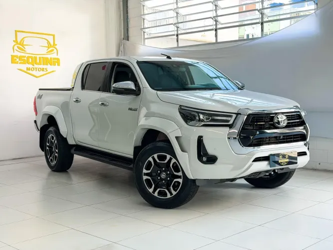 Toyota Hilux CD SRX Plus 4X4 2.8 TDI Die. Aut. 2024