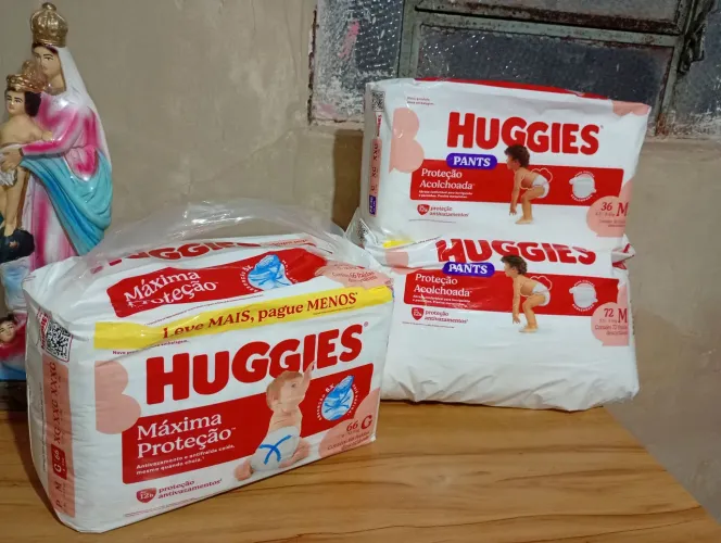 Vendo Fraldas Huggies 3 Pacotes