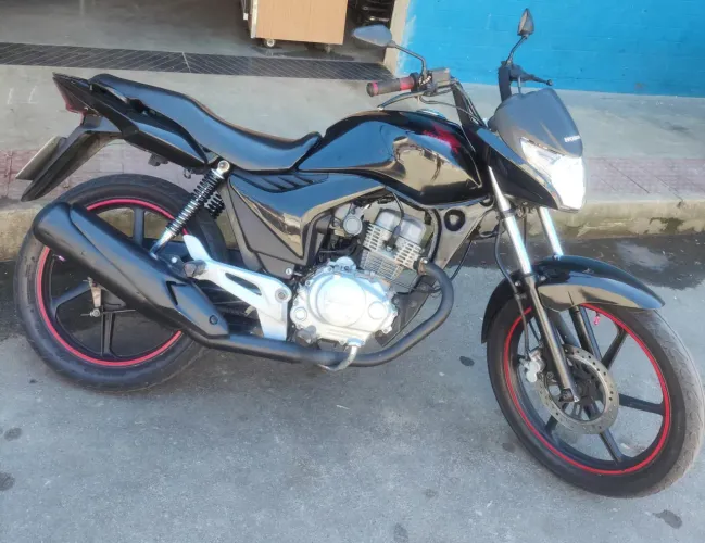Moto zera no mundo, de uso feminino só na maciota, moto pra quem gosta de coisa boa !