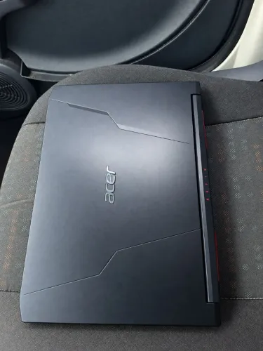 Vendo Acer Nitro 5 com avaria nao ta ligando