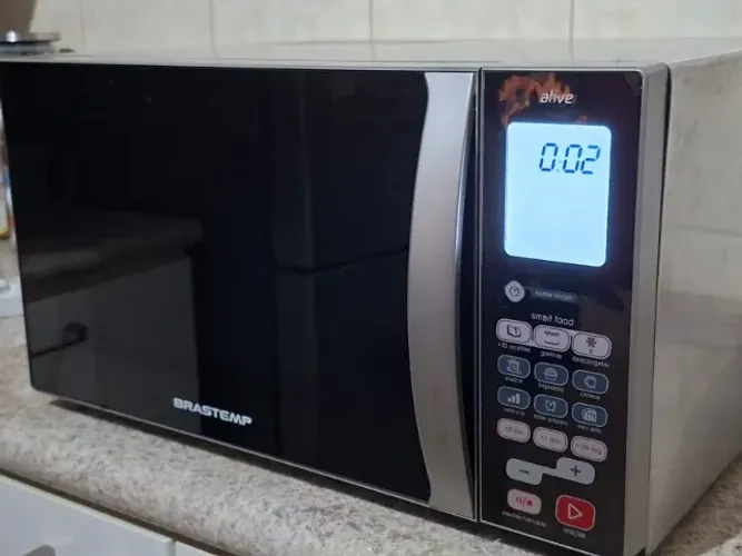 Micro-ondas Brastemp 38 Litros cor Inox Espelhado com Grill - BMJ38AR