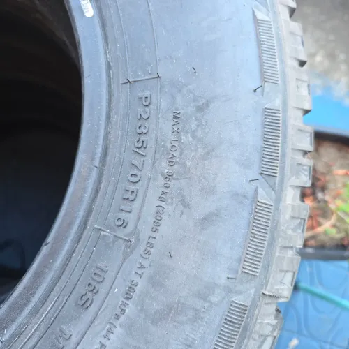 Pneu 235 70 16