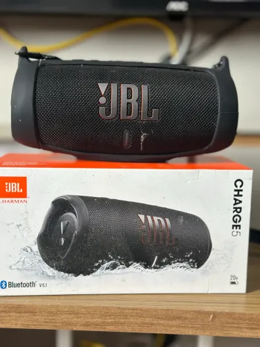 JBL CHARGE 5 1 MÊS DE USO