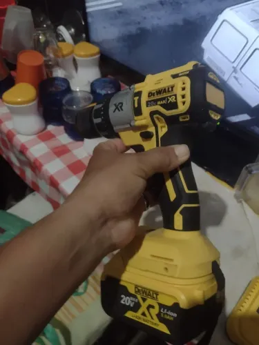 Furadeira e parafusadeira Dewalt XR 20 volts profissional