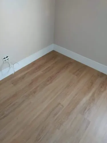 Aplicador de piso vinílico