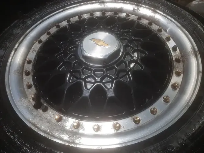 Roda aro 14 Estilo Bbs borda diamantada com preto multi furos Ford Vw usadas