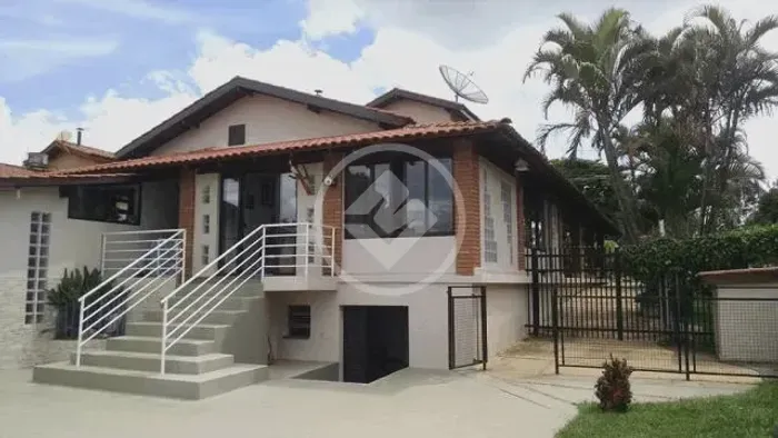 Casa térrea em condominio fechado de alto padrão com lazer de clube em Vinhedo codigo: 491
