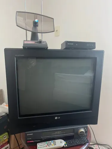 TV LG 20 polegadas controle remoto e conversor