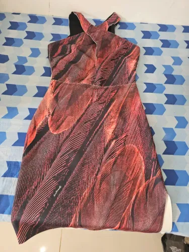 Vestido Acostamento vermelho e preto