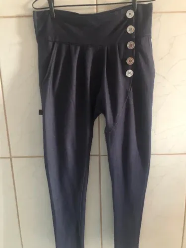 Calça feminina. Modelo saruel (M)
