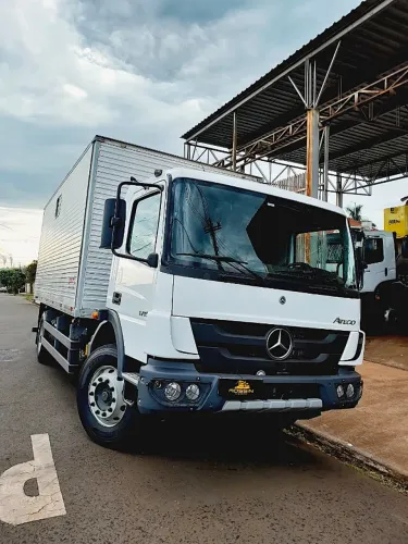 MB 1719 atego bau oficina