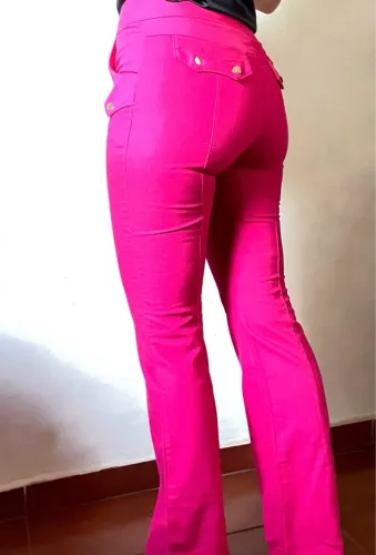 Calça Flare Rosa Vibrante - Elegância e Estilo!