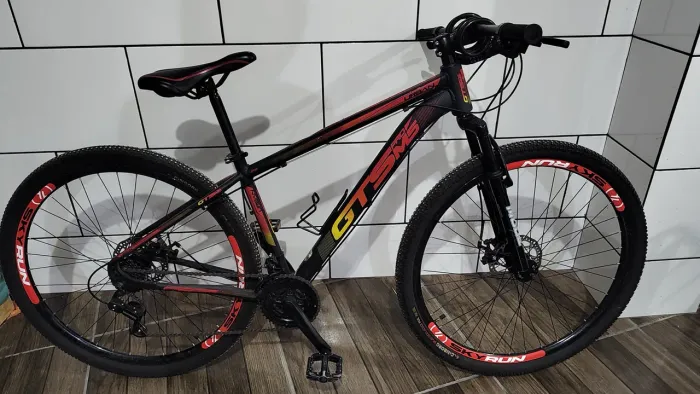 Bicicleta Aro 29 - R$ 1.200