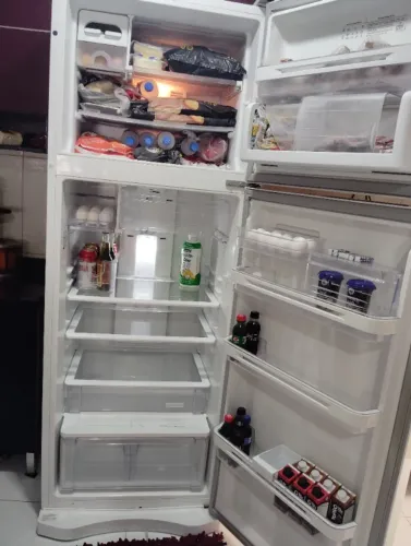 Vendo geladeira Electrolux 480 litros funcionando perfeitamente 2000