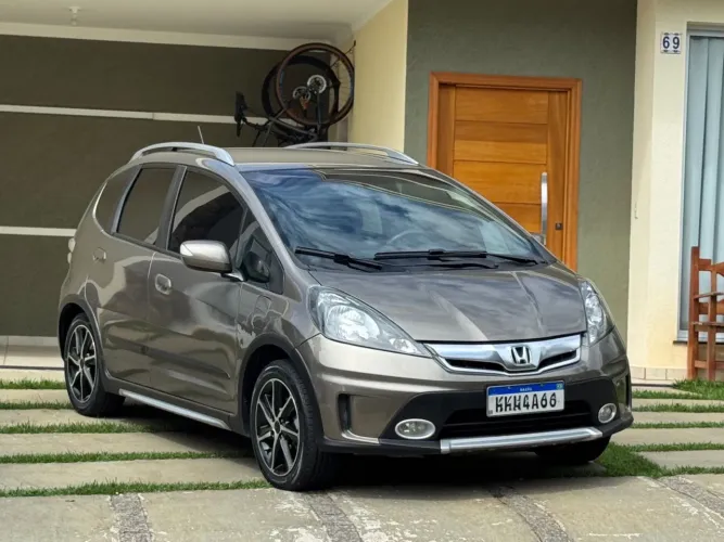 Honda Fit 1.5 2013 automático 