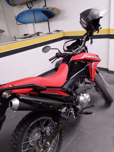 Vendo Bross 160 2024 com 8000km