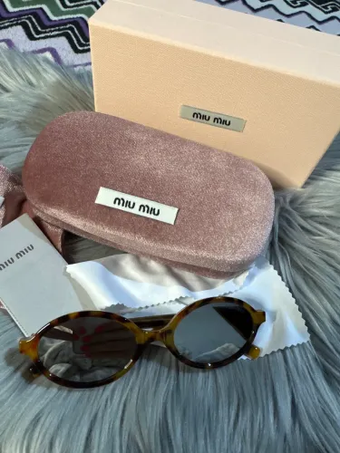 Óculos Miu Miu linha Premium