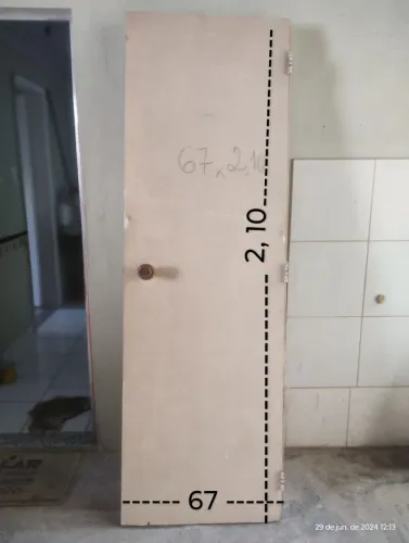 Porta de madeira 67x2,10