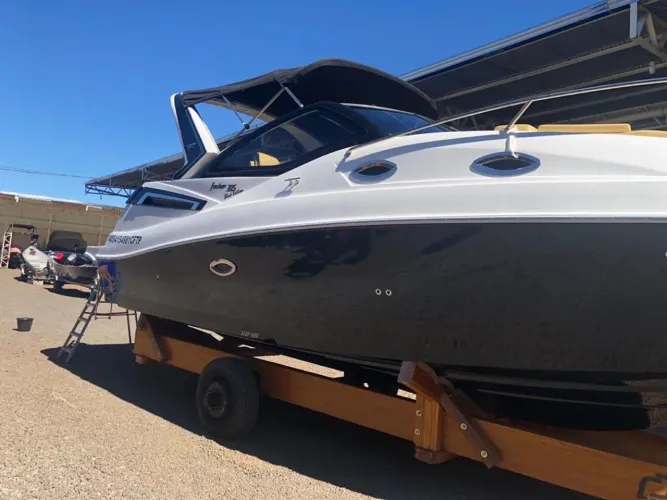 Lancha Focker 305 Black Edition 2019